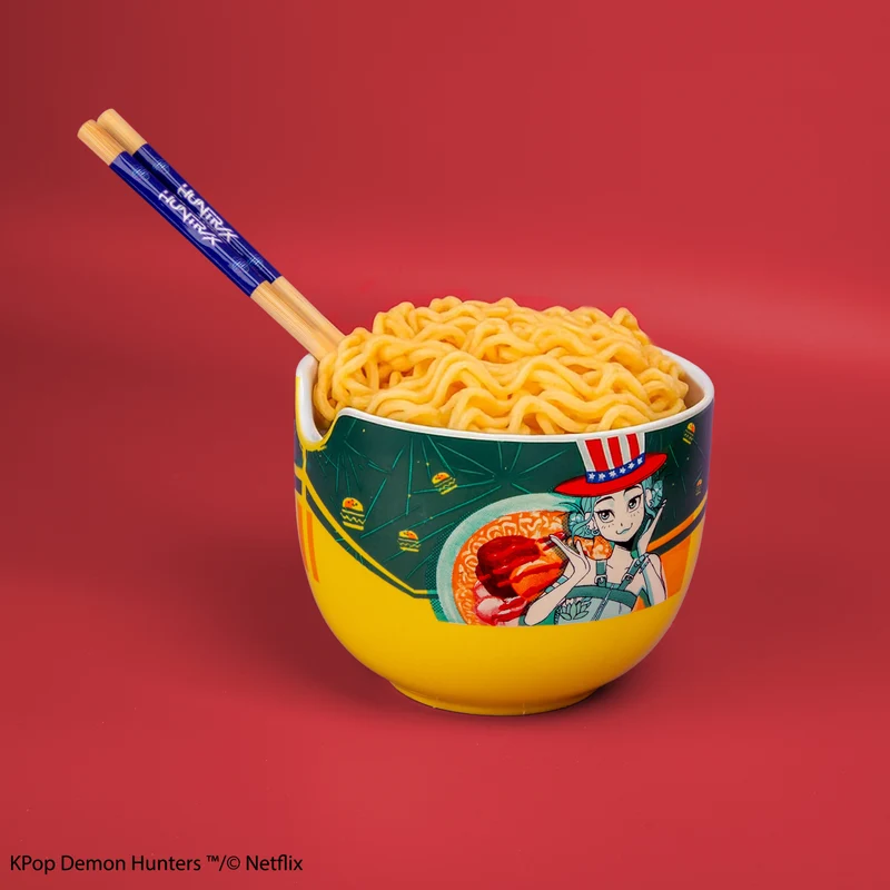 Zoey Hamburger Ramen bowl with Chopsticks