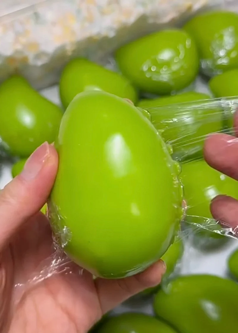 Color Changing Mango Stress Ball Squishy Stress Relief Decompression Toy