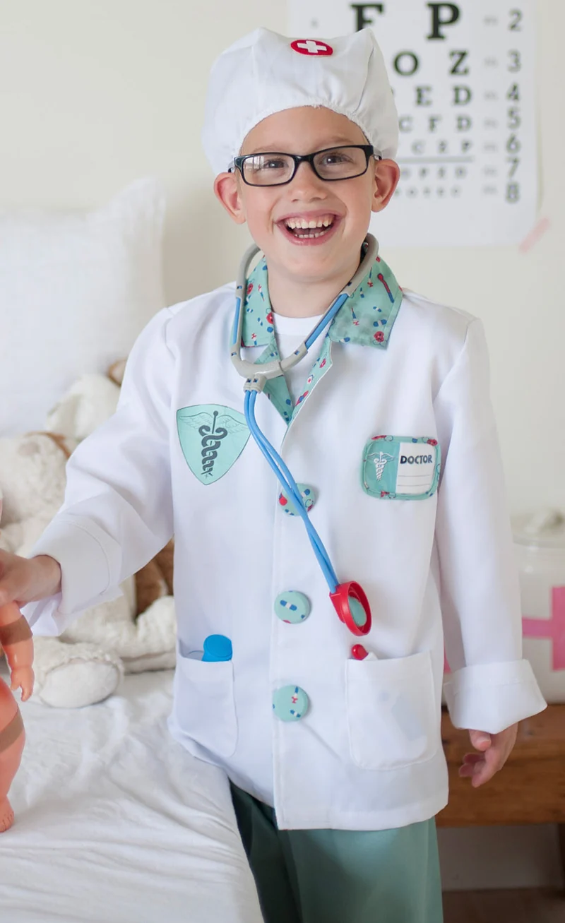 Great Pretenders Green Doctor Costume Set with Accessories Size 5-6