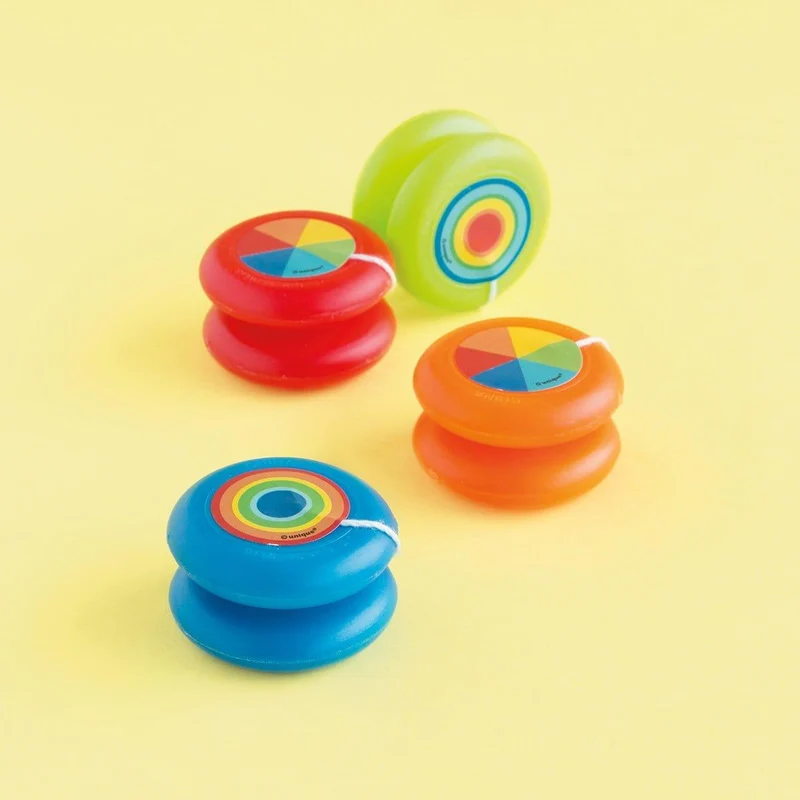 Plastic yoyos, 4 per package