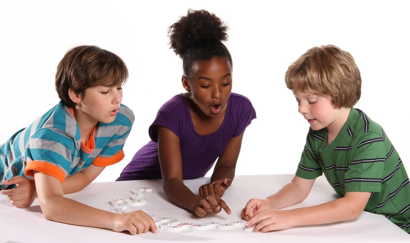 Bendomino:Dominoes with a twist!