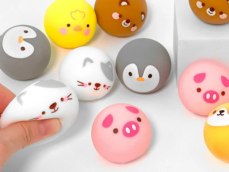 Figurine squishy mochi animal surprise