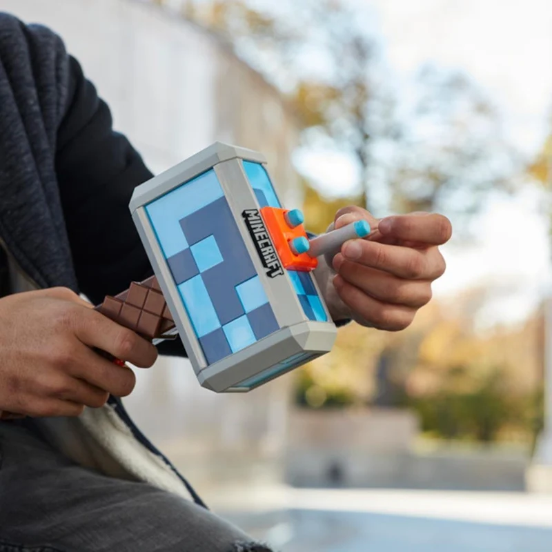 Nerf Minecraft Stormlander Dart-Blasting Hammer
