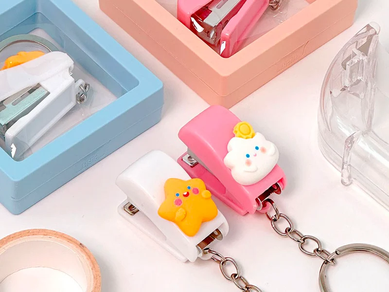 Porte-clés mini agrafeuse étoile