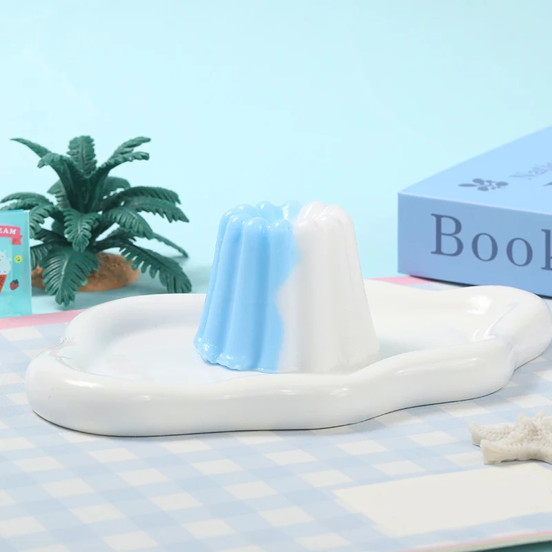Blue and White Kneading Pudding Taba Squishy