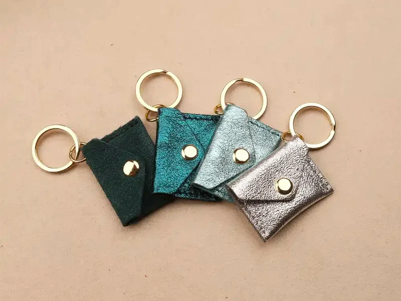 Porte-clés Mini Enveloppe en cuir lisse - Bleu lupin