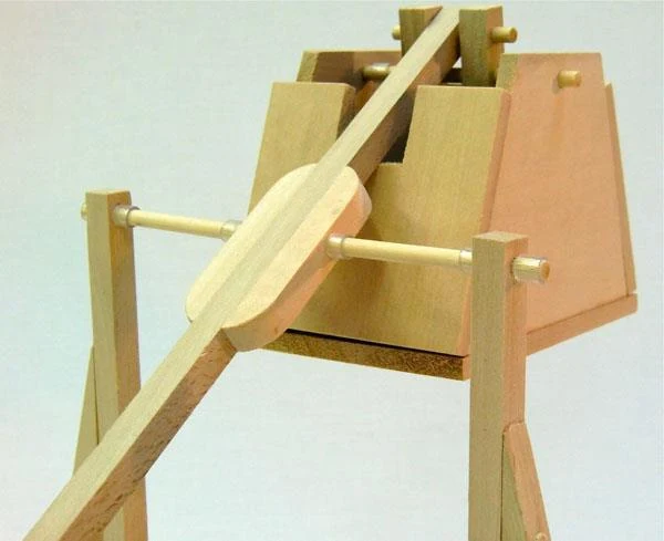 Pathfinders Medieval Trebuchet / Trébuchet médiéval
