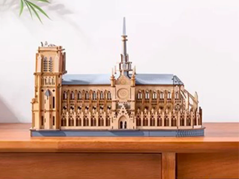 Maquette Paris Cathedral Miniature DIY - Robotime