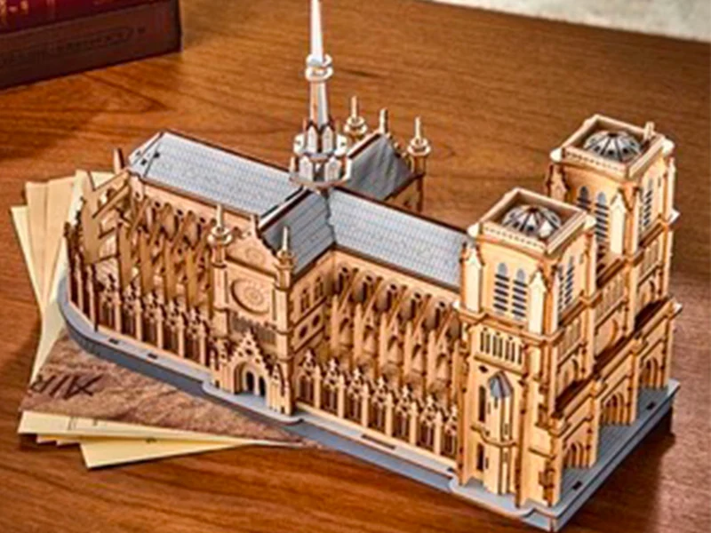 Maquette Paris Cathedral Miniature DIY - Robotime