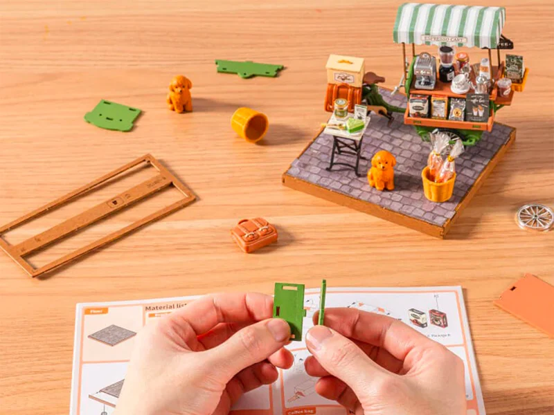 Maquette miniature Aromatique Roulotte à Café DIY - Robotime