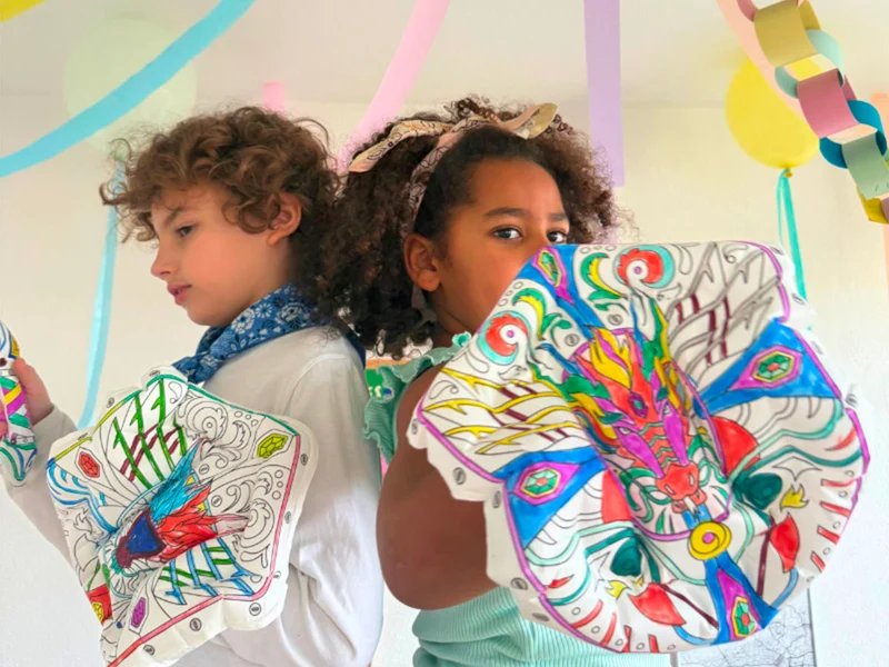 Coloriages gonflables - Epée avec led et bouclier - Ara Créative