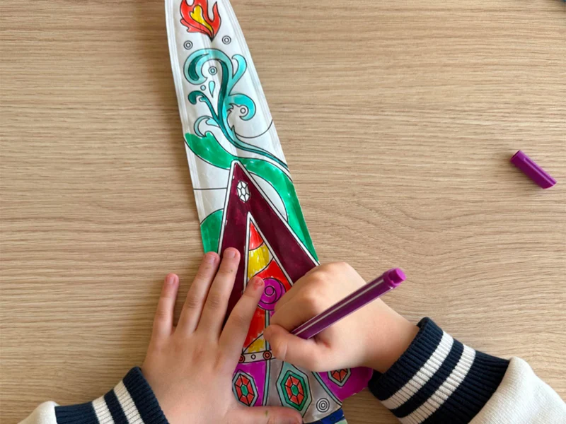 Coloriages gonflables - Epée avec led et bouclier - Ara Créative