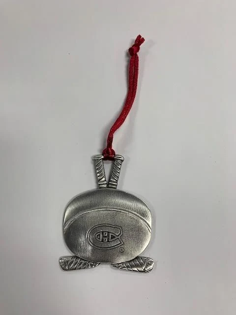 Hockey Puck with Sticks Ornament - Ornement de hockey rondelle avec batons