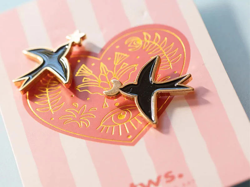 Lot de 2 Pin's Hirondelles Swallows - ATWS
