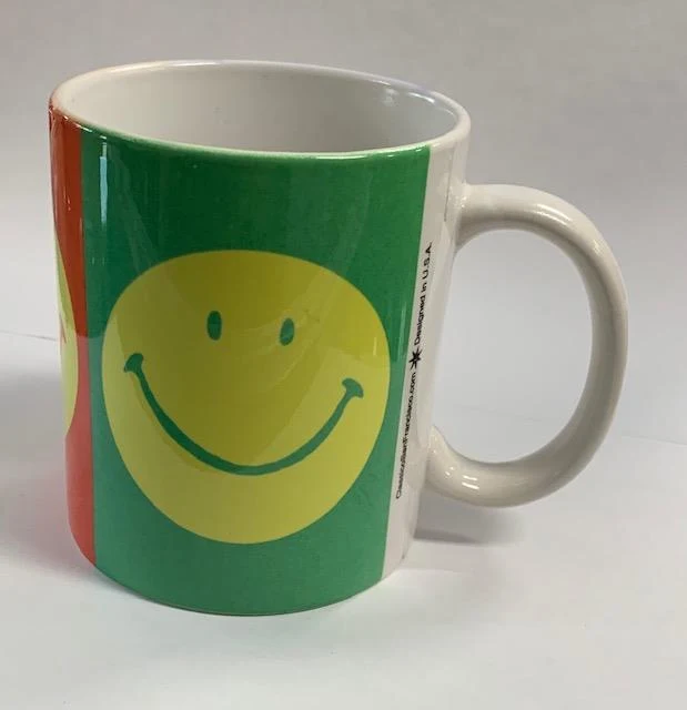 Three Happy Faces Mug / Tasse à Trois Visages Heureux