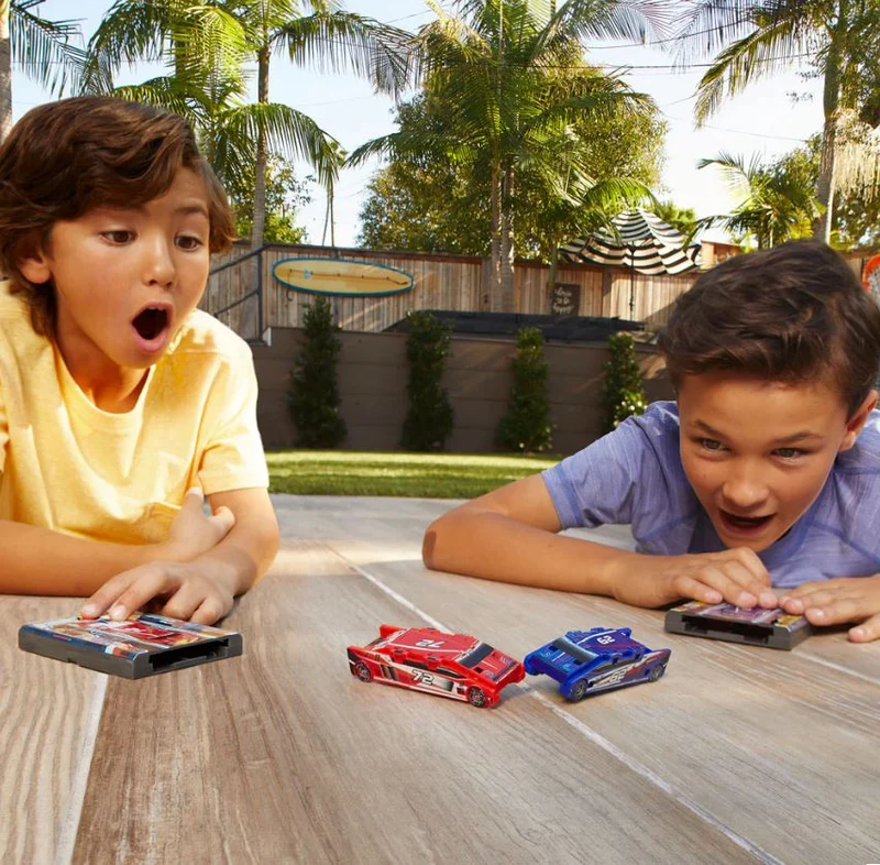 Flat 2 Fast Folding Car - 1 random color