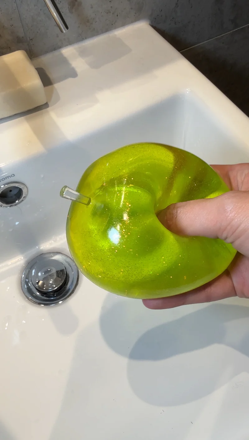 Glittery Apple (Zero bounce-back) Squish Fidget Toy