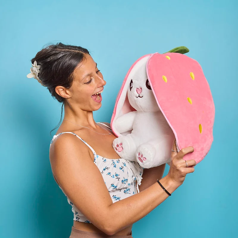 PELUCHE LAPIN SURPRISE FRAISE