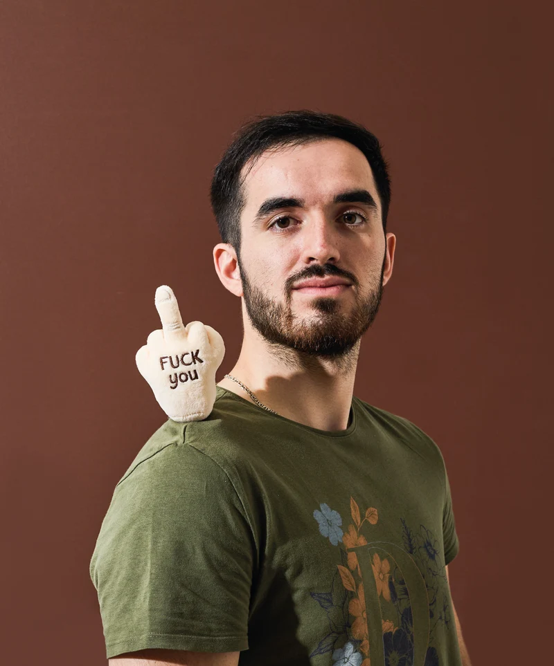 PELUCHE AIMANTEE DOIGT D'HONNEUR FUCK