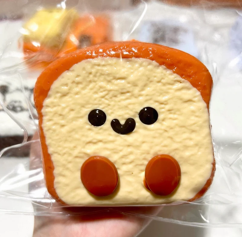 Squishy Toast Smiley Taba