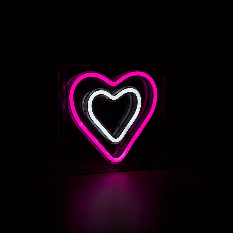 LAMPE EFFET NEON COEURS
