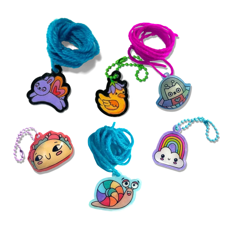 Ooly Deluxe DIY Shrink Art Kit with Markers and Charms
