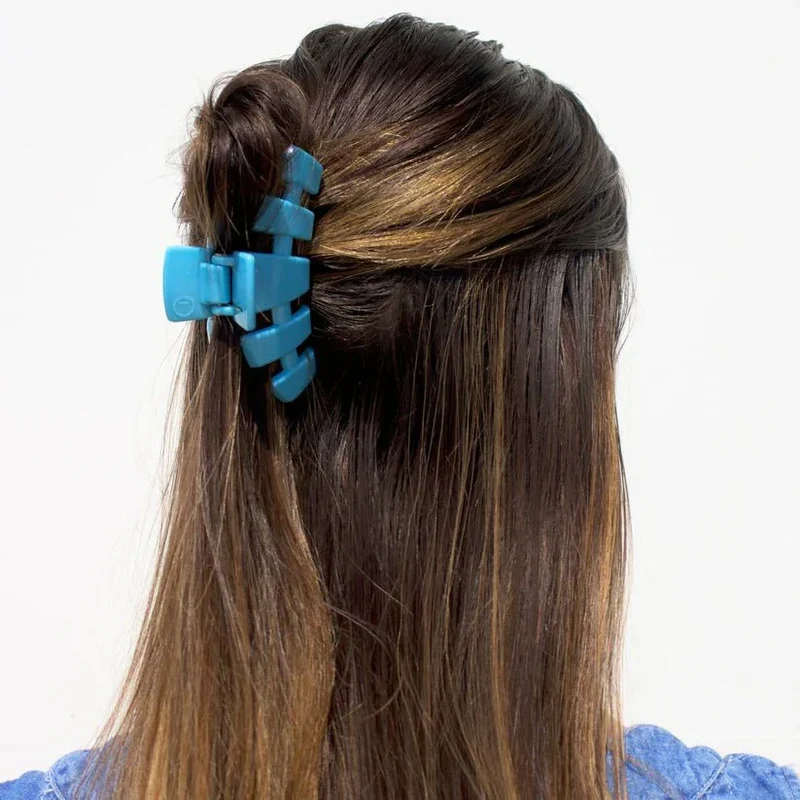 TELETIES Classic Summer Sky Blue Medium Claw Hair Clip