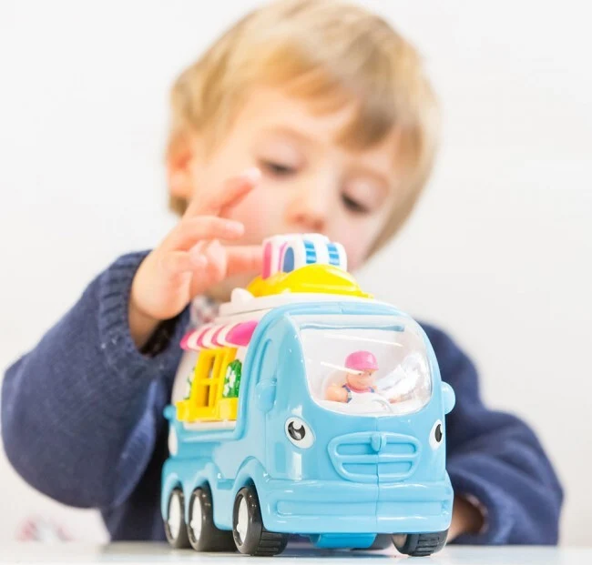 WOW Toys Kitty Camper Van Motorized Toy Vehicle Set