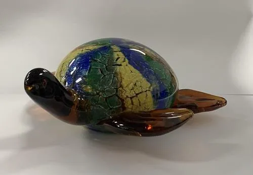 Glass Brown Turtle With Green Blue Yellow Shell / Tortue brune en verre à la carapace verte, bleue et jaune