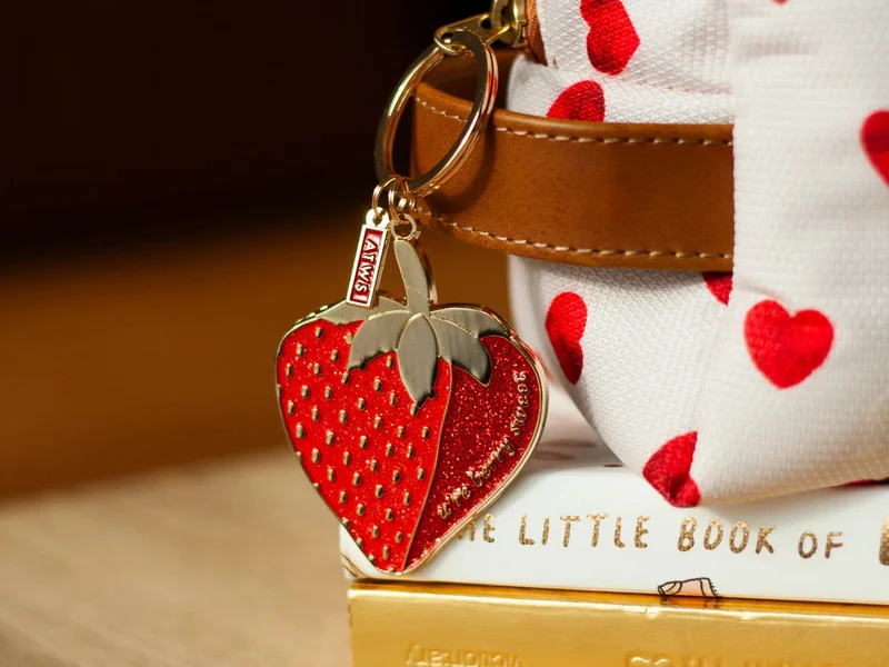 Porte-clés en émail - Strawberry - ATWS