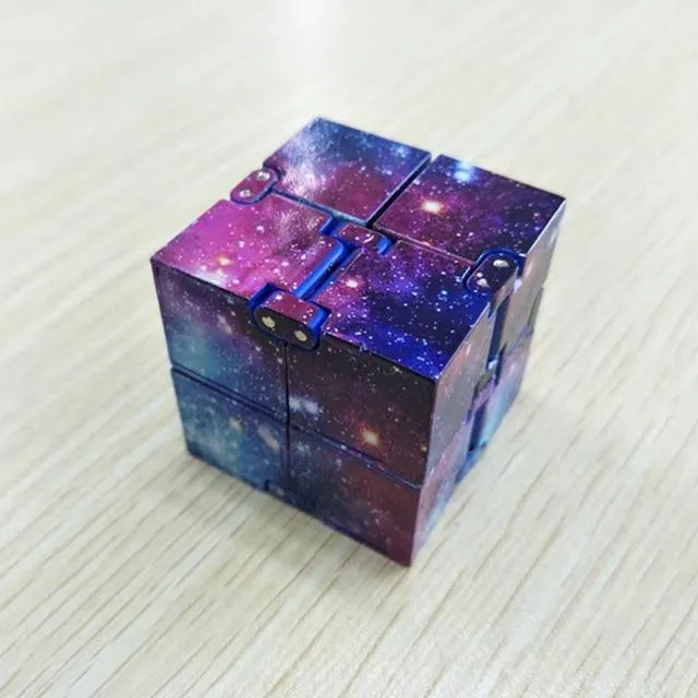 Cube galactique infini
