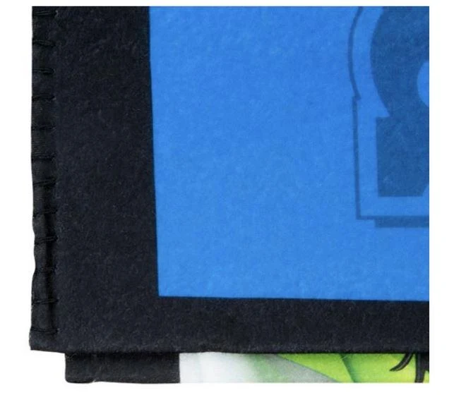 M&M Blanket Character Squares / Couverture M&M's à carrés de personnages