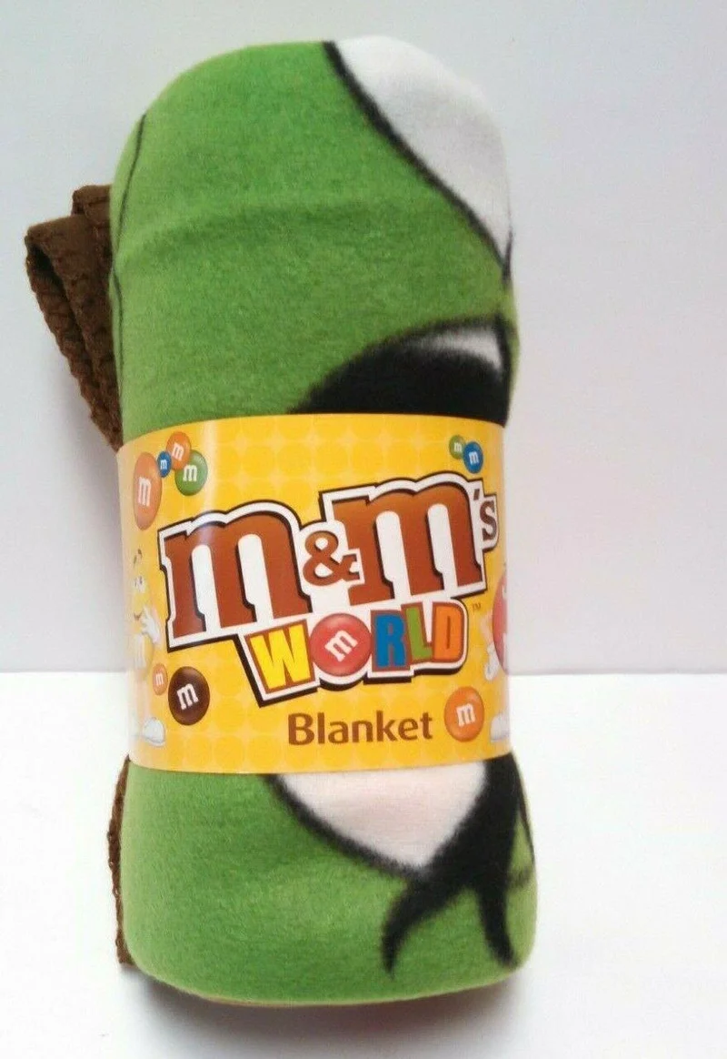 M&M Blanket Character Group / Couverture M&M Groupe de personnages de dessins animés