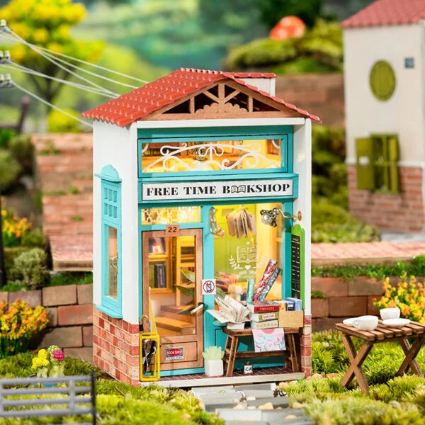 DIY Miniature: Free Time Bookshop