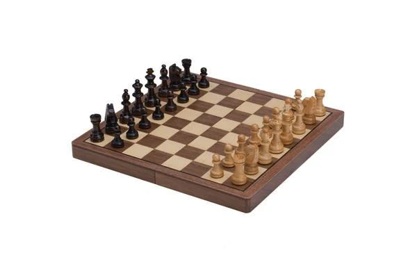 CHH Games Magnetic Wooden Chess Set / Jeu d'échecs magnétique en bois