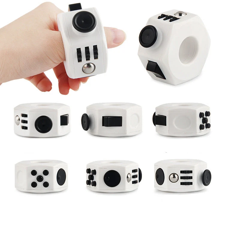 Fidget cube anneaux 6 faces noir