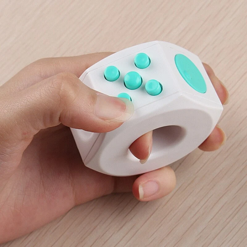 Fidget cube anneaux 6 faces violet