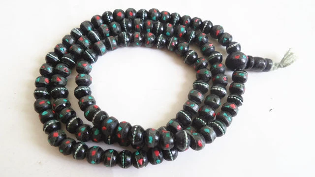 Collier de méditation en pierres colorées