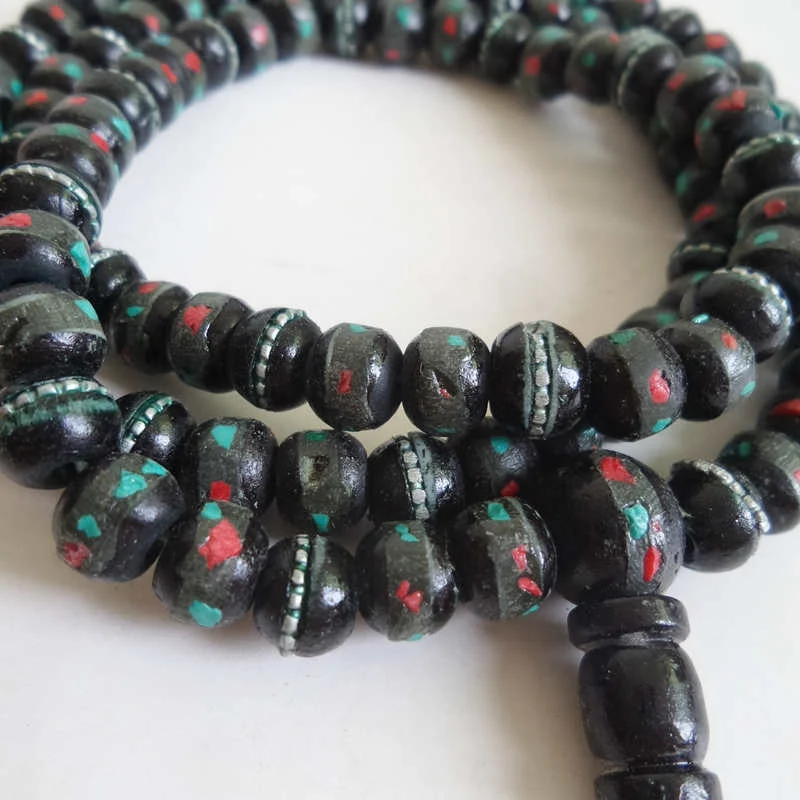 Collier de méditation en pierres colorées