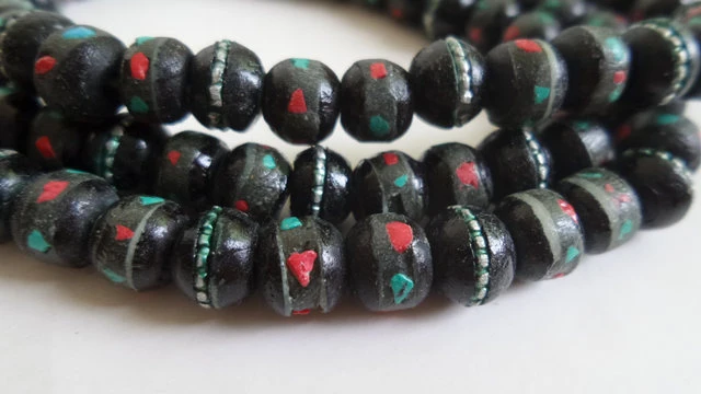 Collier de méditation en pierres colorées