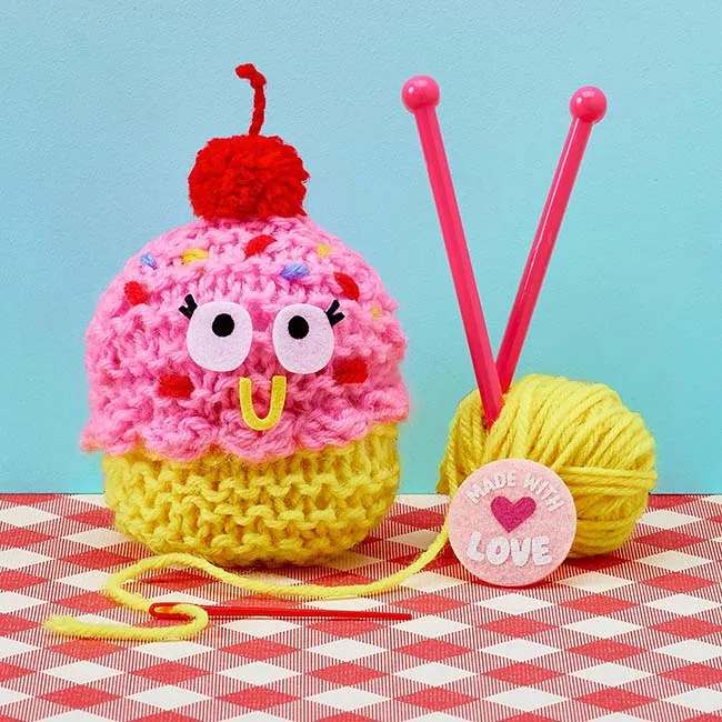 Snack Knit Kit Cupcake