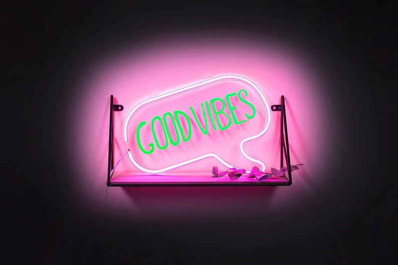 Neon Speech Bubble Light