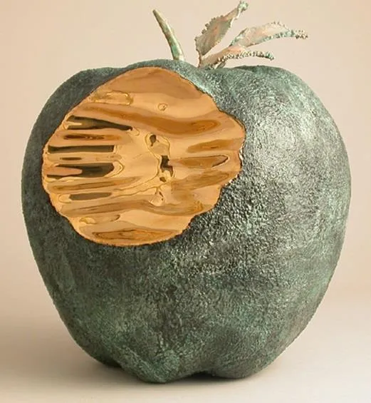 Pauline Pelletier Green Apple Figurine / Figurine pomme verte