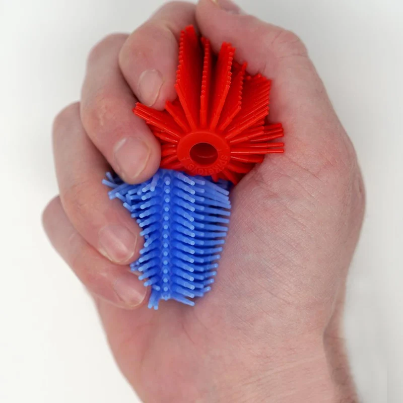 Spike Pencil Grippers (Orange) / Pinces à crayons à pointes (orange)