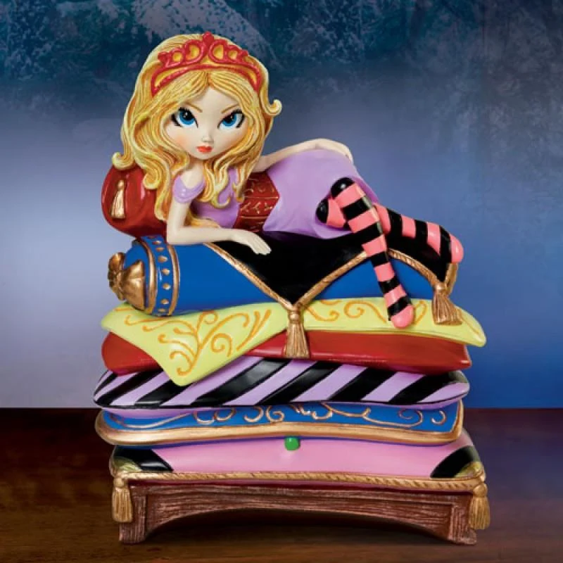 Bradford Exchange Princess and the Pea Figurine / La princesse au petit pois