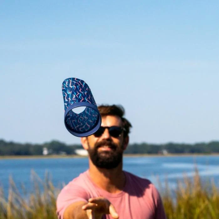 Airlyft - glider flies over 100 feet - random color choice