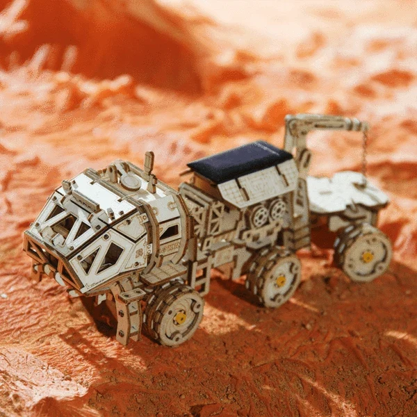 DIY Solar Powered Navitas Rover