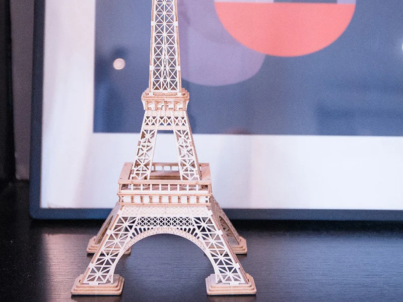 Tour Eiffel en bois à assembler