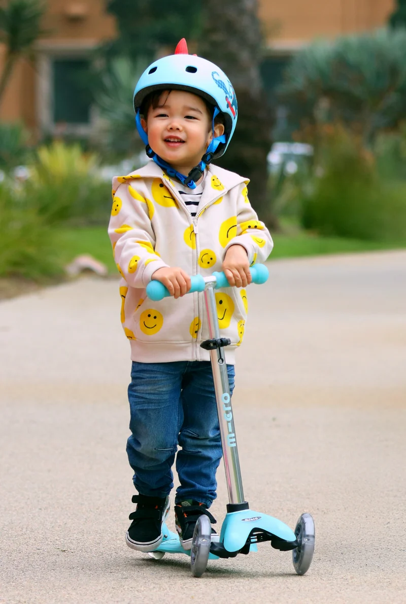 Mini Glow Scooter Aqua Micro Scooter