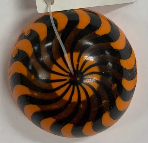 Geometric Dome Poppers (Orange Swirl)/Poppers Géométriques en Forme de Dôme (Tourbillon Orange)